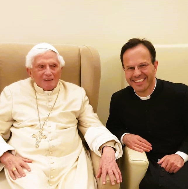 Pater Hermann Geißler FSO mit Papst Benedikt XVI